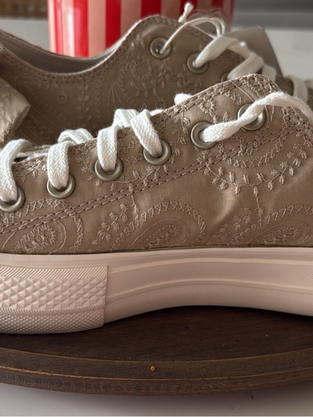 NWT Converse Women's Beige Embroidered LowTop Platform Sneakers - Picture 3 of 4